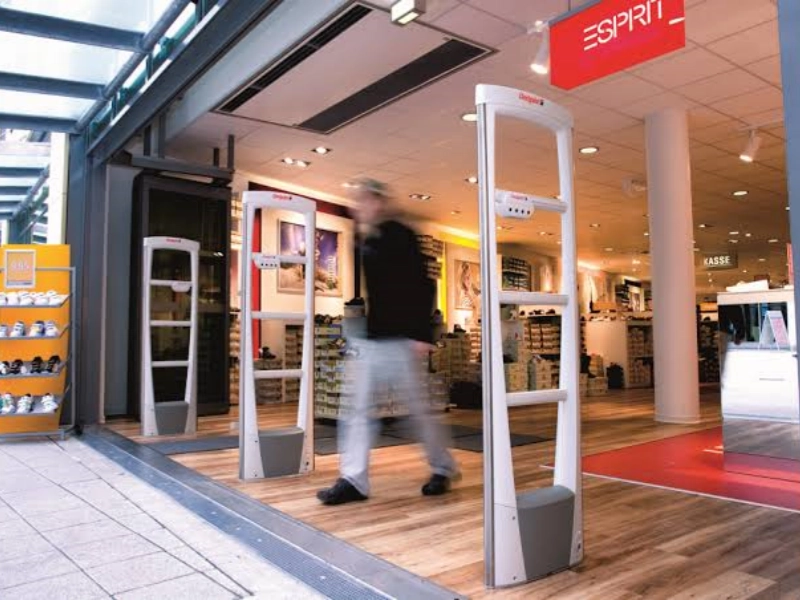小売店が EAS セキュリティ ショッピング バッグを使用してブースター バッグの盗難を阻止する方法